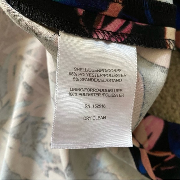 Sabrina Collective ~ Floral Fit and Flare Dress ~ Scoop Neck ~ Size 16W - Picture 6 of 6